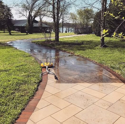 Driveway pressure washing in Weston FL – residential sidewalk and patio cleaning