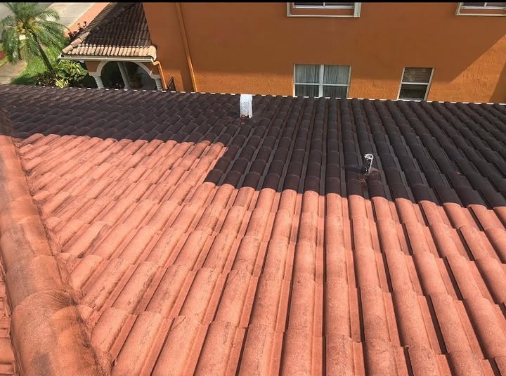Roof pressure washing in Fort Lauderdale – Broward County professional cleaning service